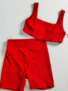 WILO The Label Red Ribbed Activewear Set V Waist Shorts Sports Bra NWT Large